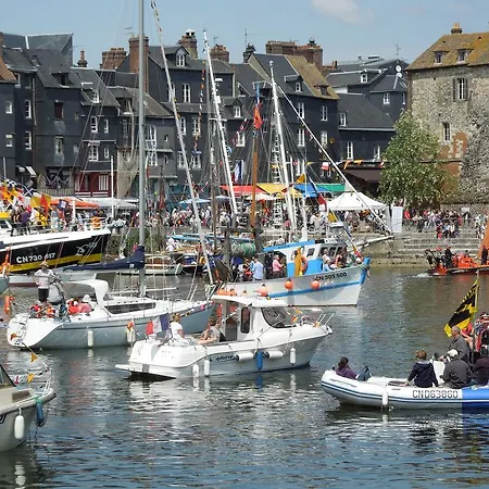 Moderne アパート *