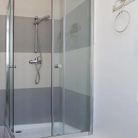 Moderne アパート